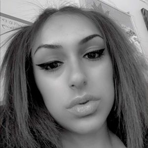 Meet your Posher, Lena